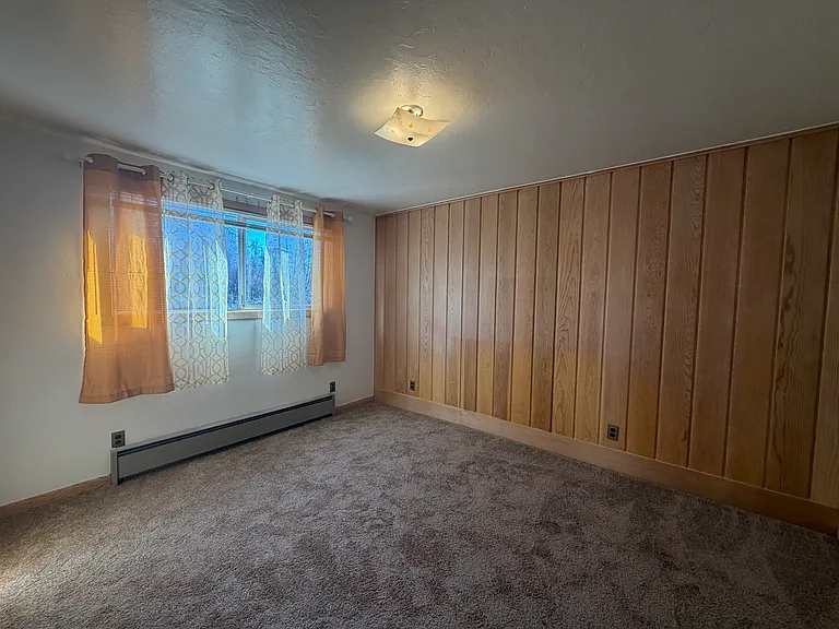 413 E Ivy St — Photo 4