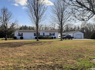 2385 W Crossroads Rd, Vienna, IL 62995