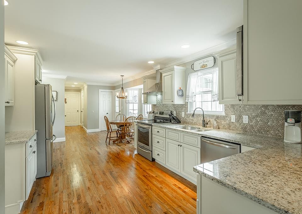 1st image of 80 Evergreen Ln