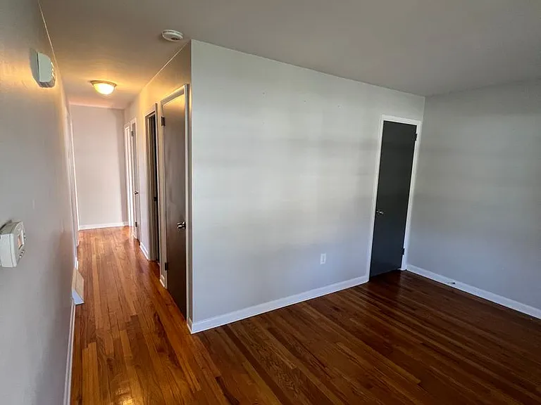 427 W Marion St — Photo 8