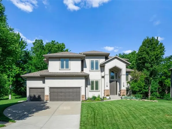 9914 Woodstock St, Lenexa, KS 66220