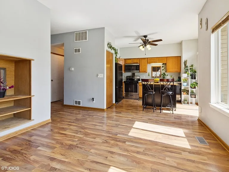 14037 Danbury Dr — Photo 4
