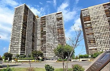 300 Winston Drive, #L5