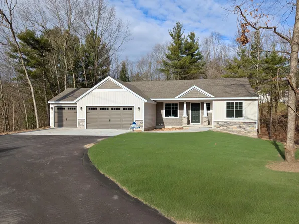 687 N River Hills Dr, Newaygo, MI 49337