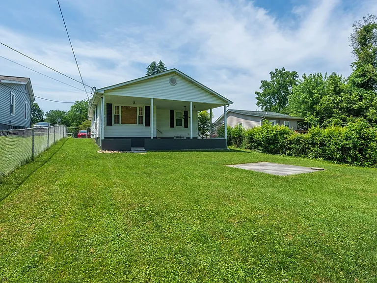 1306 E Chilhowie Ave — Photo 3