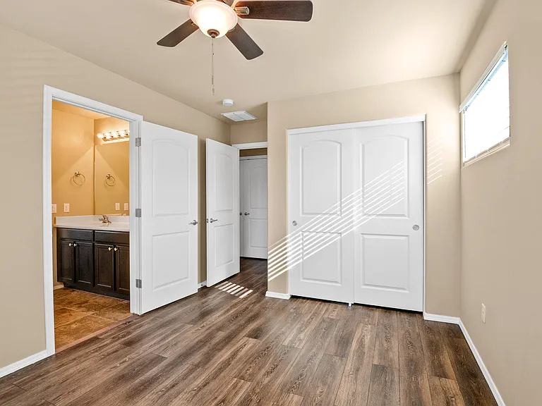 240 E Scepter Ln — Photo 24