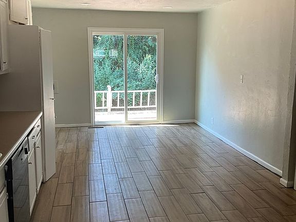 3rd image of 4712 SE 18th St