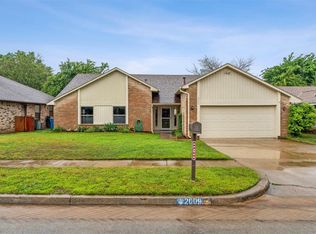 2009 Tanglewood Dr, Edmond, OK 73013