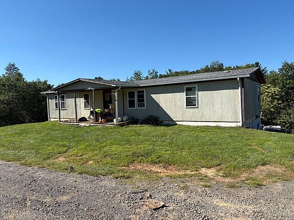 2nd image of 209 Foggy Mountain Ln