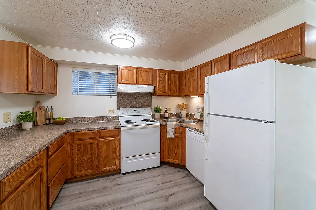 2 bed, 750 sqft, $1,550 — Photo 2