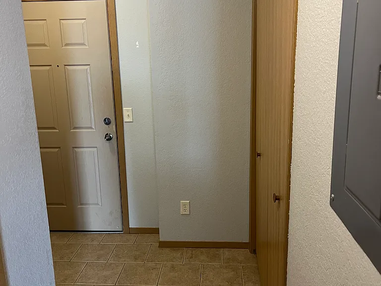 500 W Acres Dr #7 — Photo 8