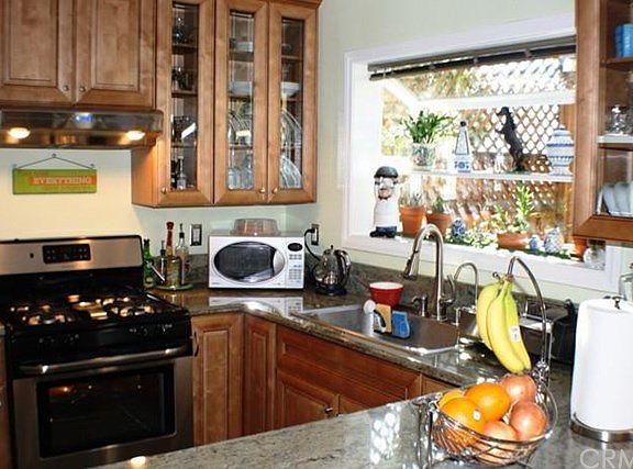 2nd image of 1047 E Huntington Dr Unit A