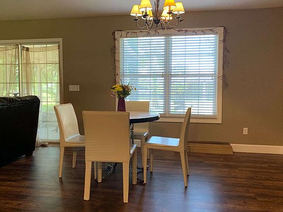 5th image of 302 SE Apache Way
