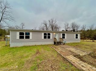 2 Lena Ln, New Cumberland, WV 26047