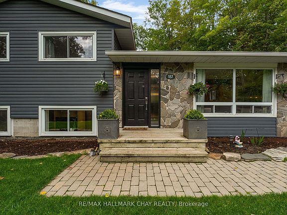 5th image of 157 Sunnyside St