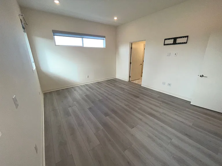 3128 Canon St #301 — Photo 31