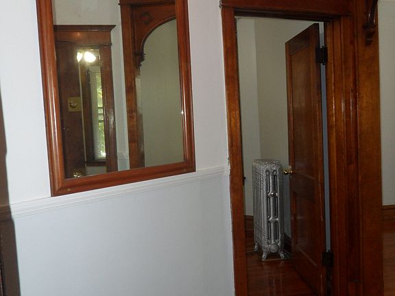2nd image of 5639 N Wayne Ave APT 1