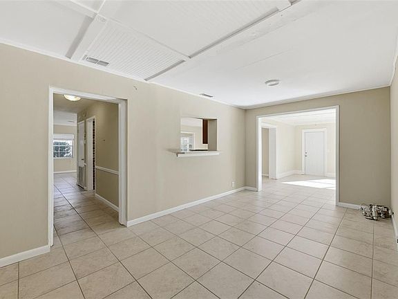 5th image of 1404 Stratford Rd