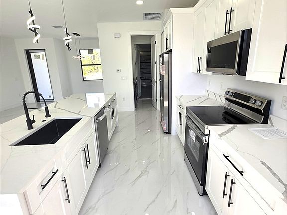 5th image of 774 Cashmere Ave