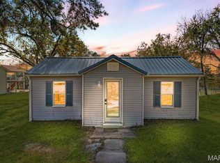 13966 New Offenburg Rd, Ste Genevieve, MO 63670