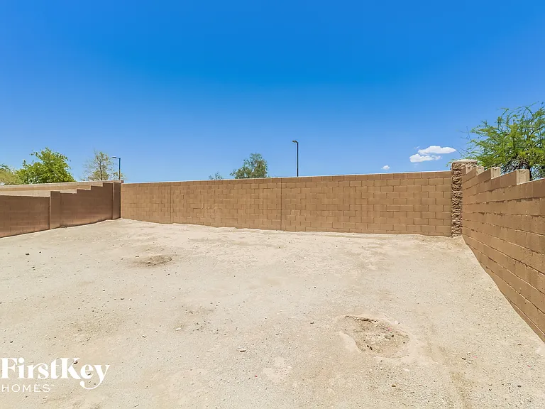 22238 W Moonlight Path — Photo 15