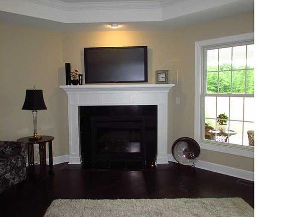 5th image of 573 Riverwalk Dr