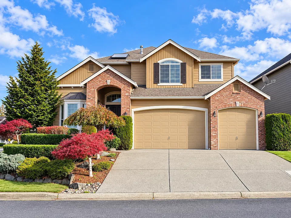 310 239th Ct SE