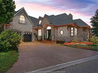 490 Shoreview Cir, Windsor, ON N8P1M7