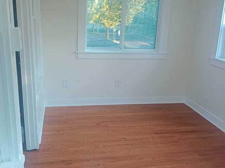 123 Onondaga Ave #2 — Photo 6