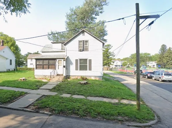 1114 S Miami Ave, Freeport, IL 61032