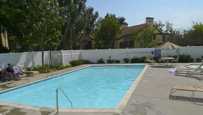 Pool/Jacuzzi Area