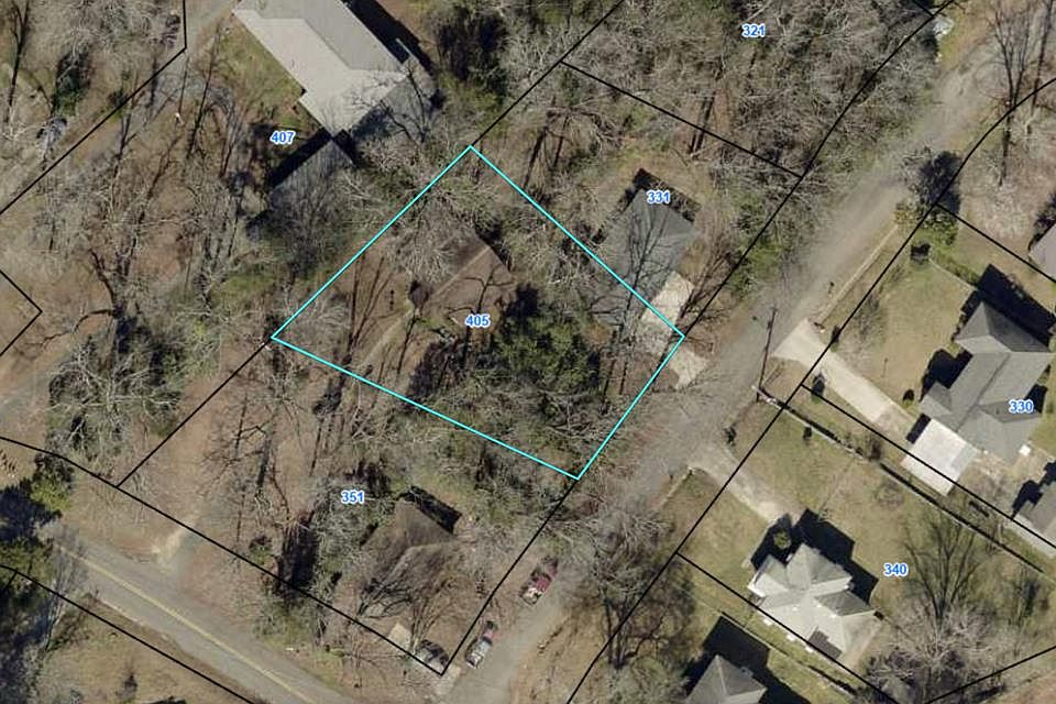 1st image of 405 Forest Rd