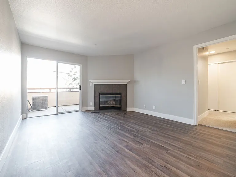 Bentley Place — Photo 5