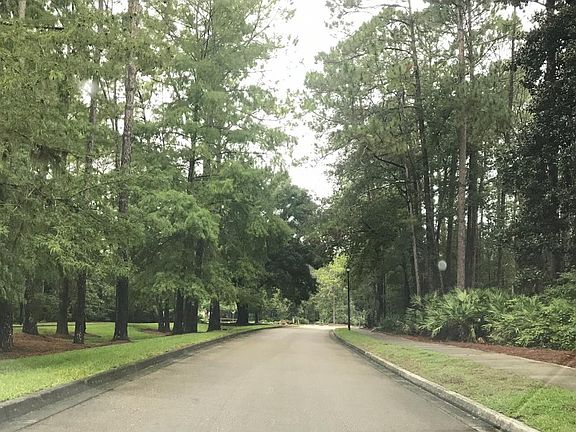 3rd image of 8646 Pebble Creek Ln