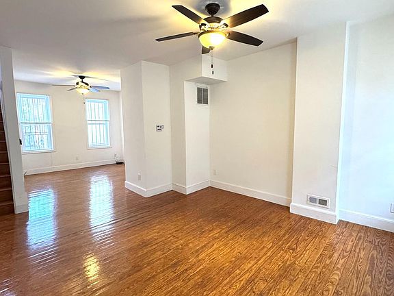 2nd image of 605 2nd St NE