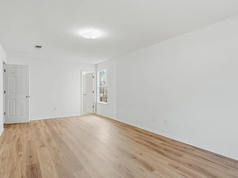 147 Mirabelle Cir — Photo 8