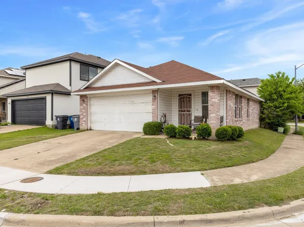 210 Cliff Heights Cir, Dallas, TX 75241