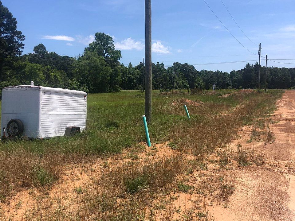 2nd image of Meadow Ln