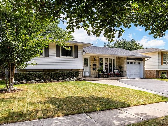 3rd image of 2037 Mountain Grove Ave