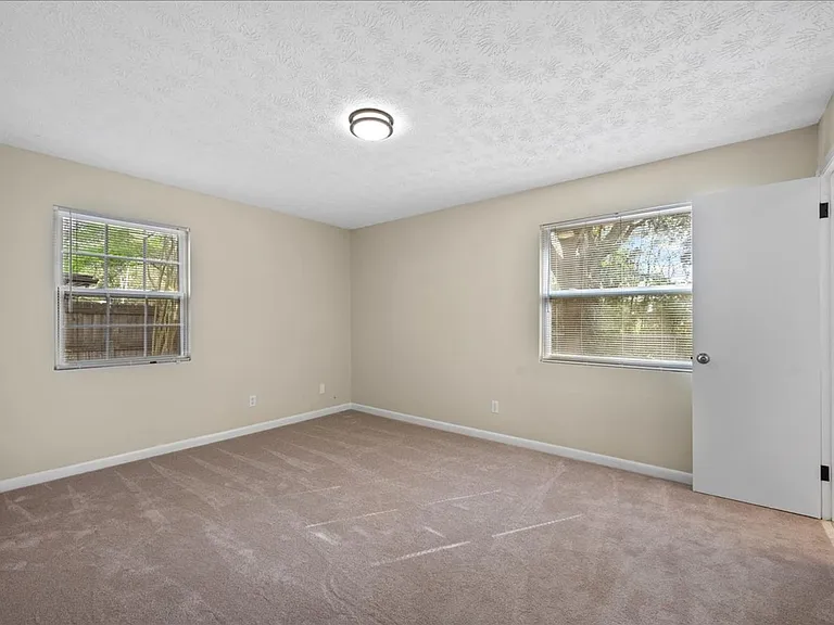1683 Morningside Dr — Photo 29