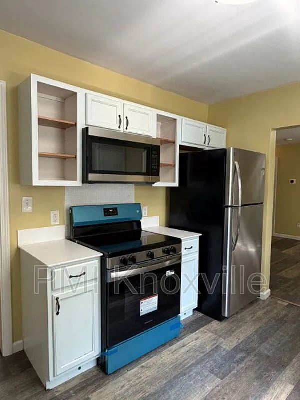 4 bed, 2.0 bath, 1680 sqft, $2,100 — Photo 3