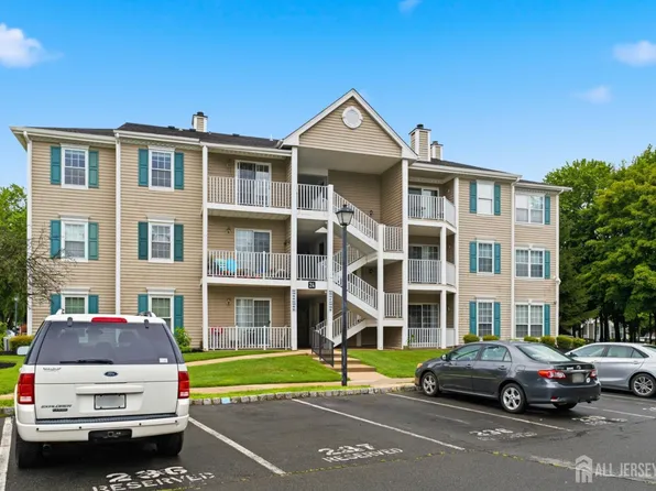 102 Albury Way, North Brunswick, NJ 08902