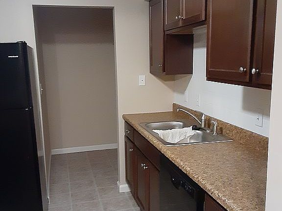 3rd image of 1649 Summer Run Dr Unit 21