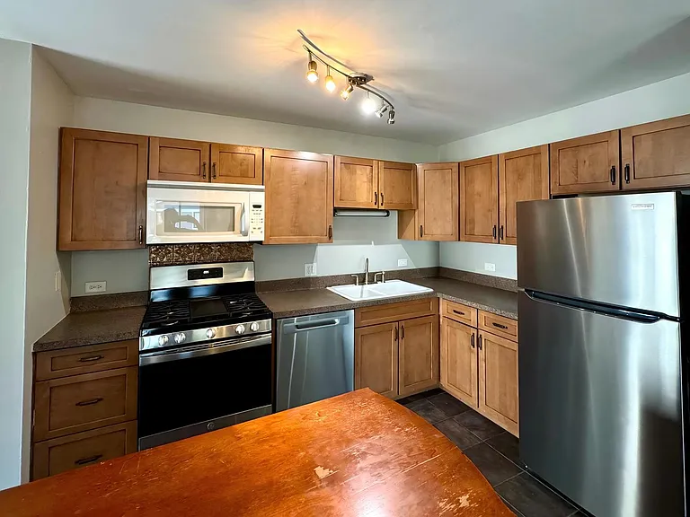 476 Harrison Ct — Photo 8