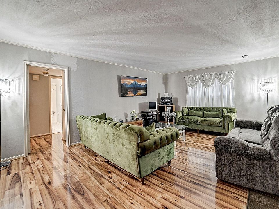 1st image of 7900 Westheimer Rd APT 202