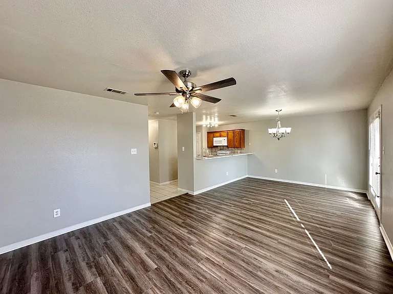 3709 Woodrow Dr — Photo 4