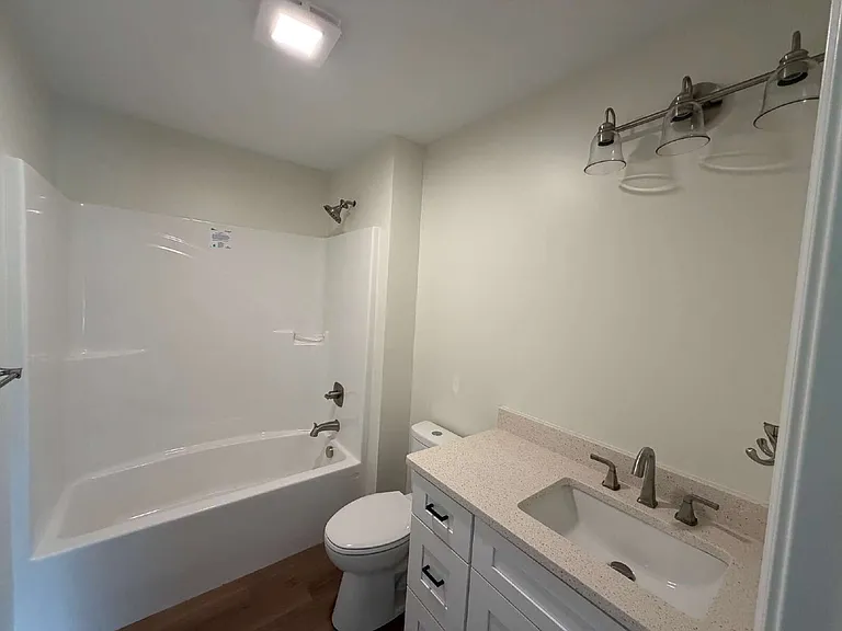 218 E Peter Ave — Photo 10