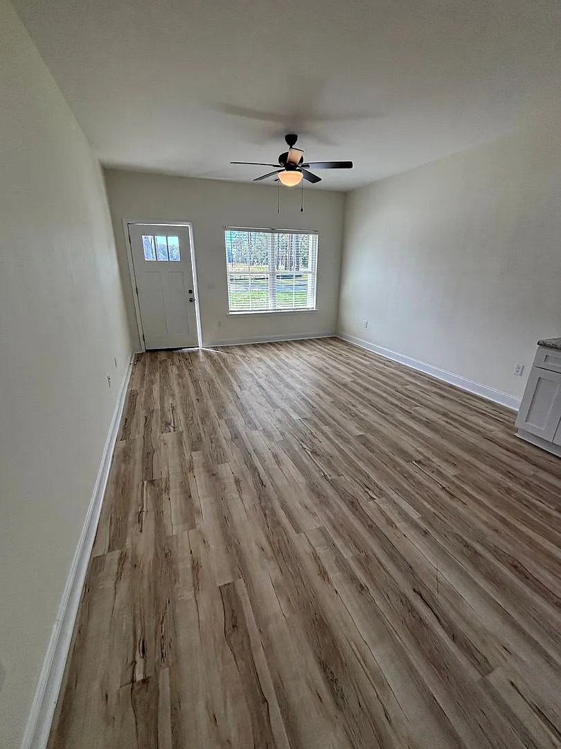 Brand New 3 Bedroom, 2 Bathroom Duplex in Walthourville! — Photo 4