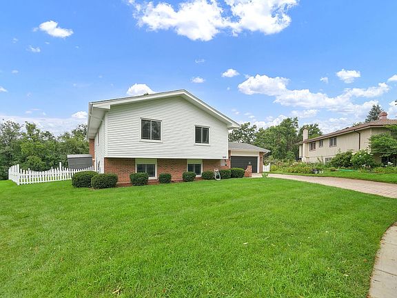 3rd image of 1441 Holland Pl