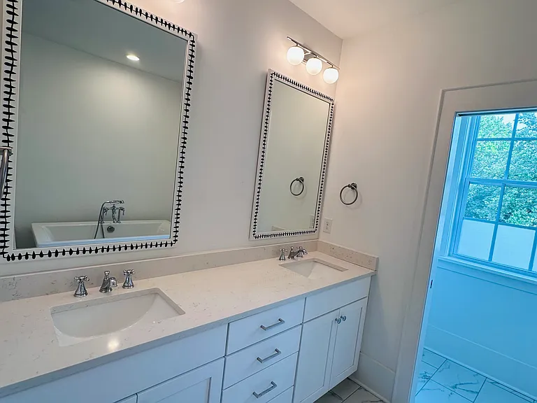 2820 Hillside Springs Dr — Photo 5